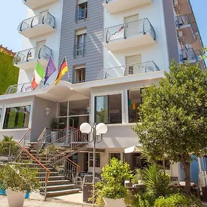 New Castle Hotel